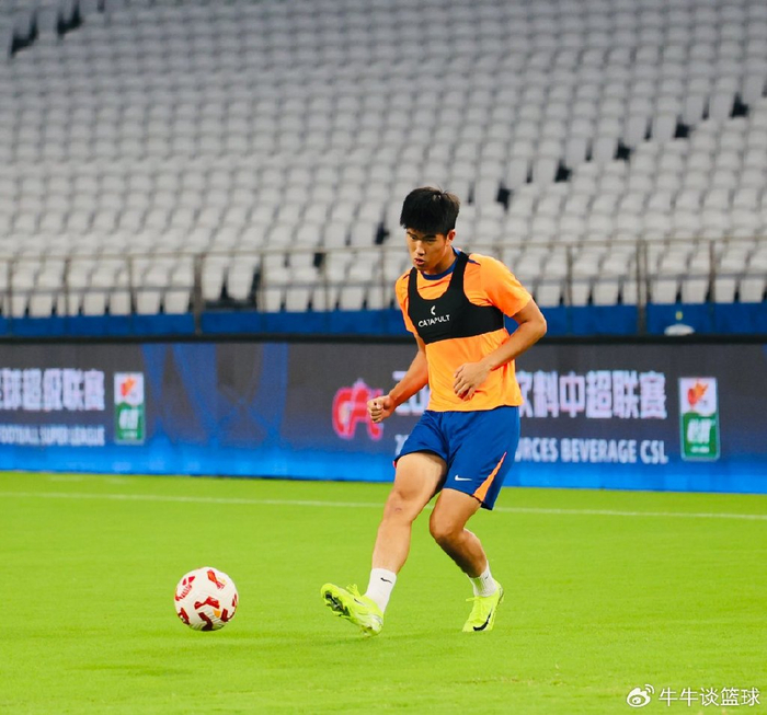 直击泰山队22人训练，主力缺席已成定局，韩鹏相信球员的能力