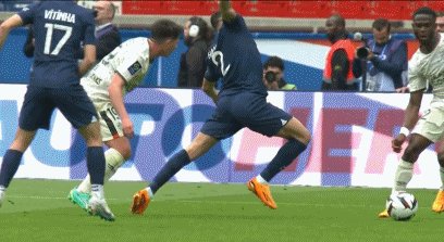 开云体育官方-【法甲】阿什拉夫染红左路被爆 10人巴黎1比3告负