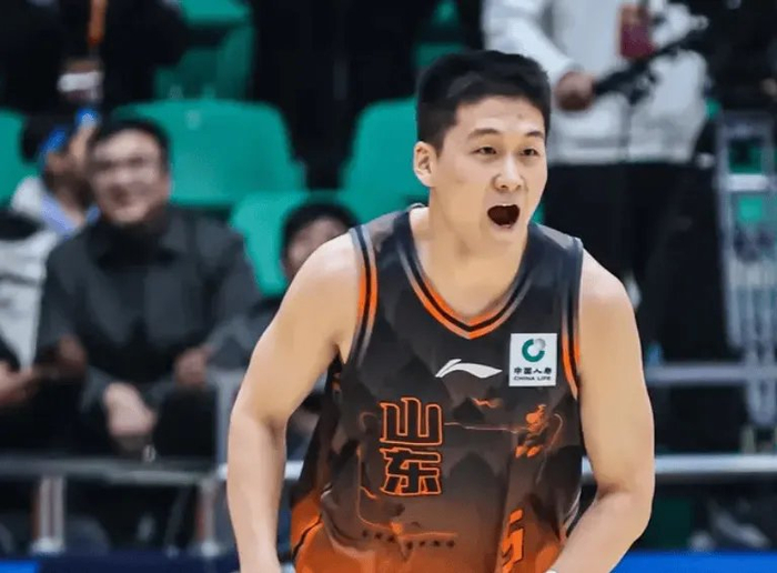 开云体育官方平台-山东崩了n年的三分终于有救了！王证搭配陈林坚，空间+威慑力拉满|山东队|比赛|球员|命中率|兜底_新浪体育_新浪新闻