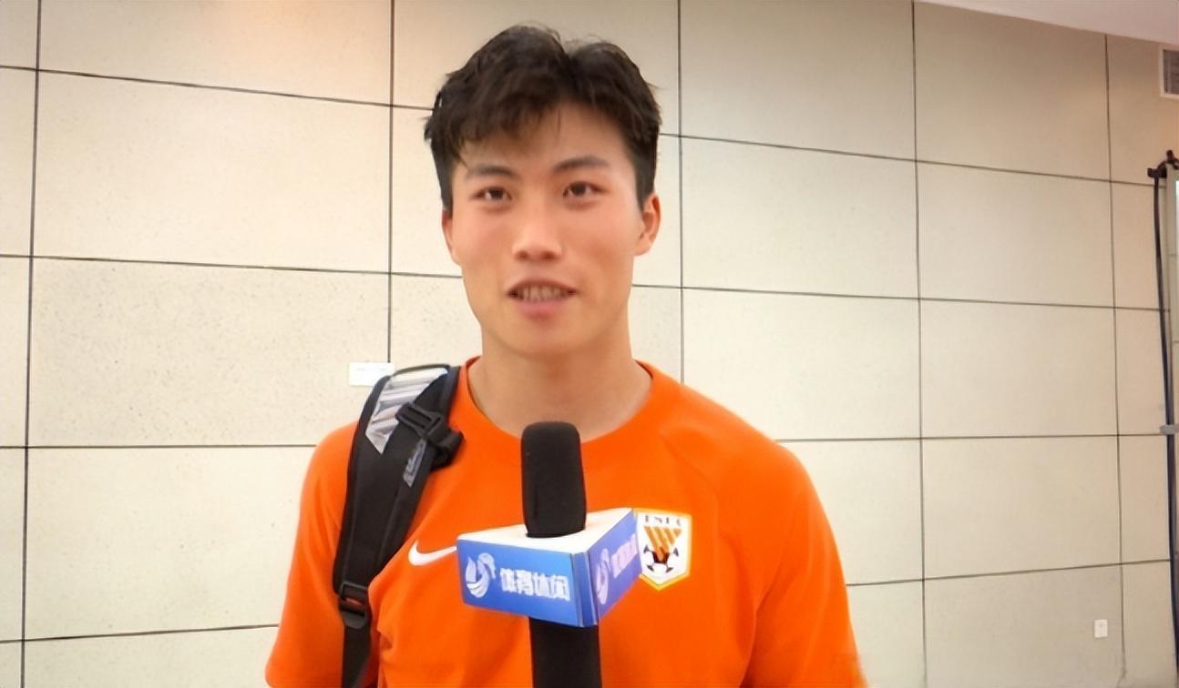 开云体育官方平台-意外！朱鹏宇意外成中国球员留洋热门人选，球迷却表示是谣言