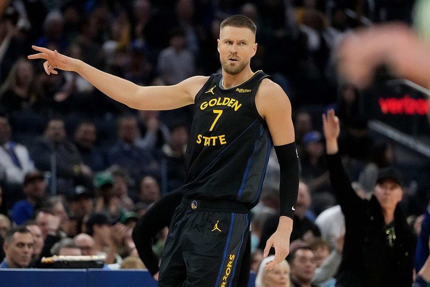 开云体育官方网站-打一场就休一场!NBA“第一玻璃人”,31岁了还敢要价1.2亿大合同