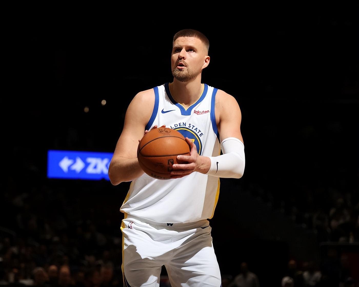 开云体育官方网站-打一场就休一场!NBA“第一玻璃人”,31岁了还敢要价1.2亿大合同